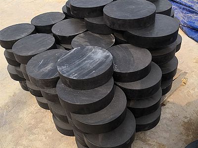 玉环市板式橡胶支座由若干层橡胶片与薄钢板经加压硫化